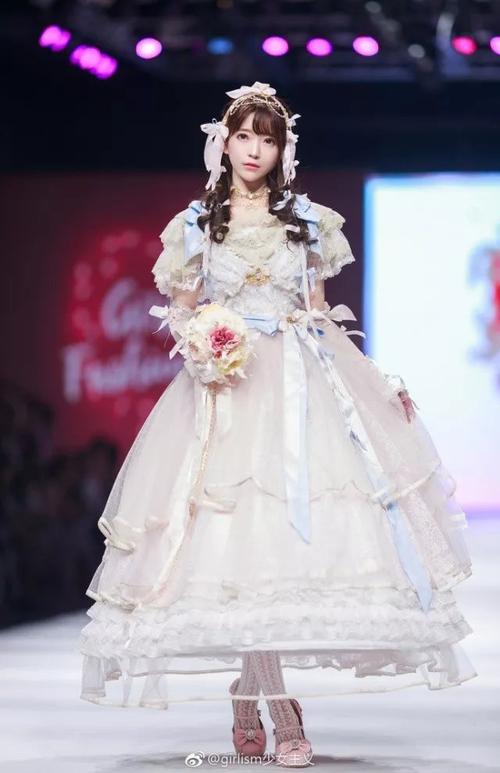 Lolita是什么意思？深度解析洛丽塔文化与服装风格